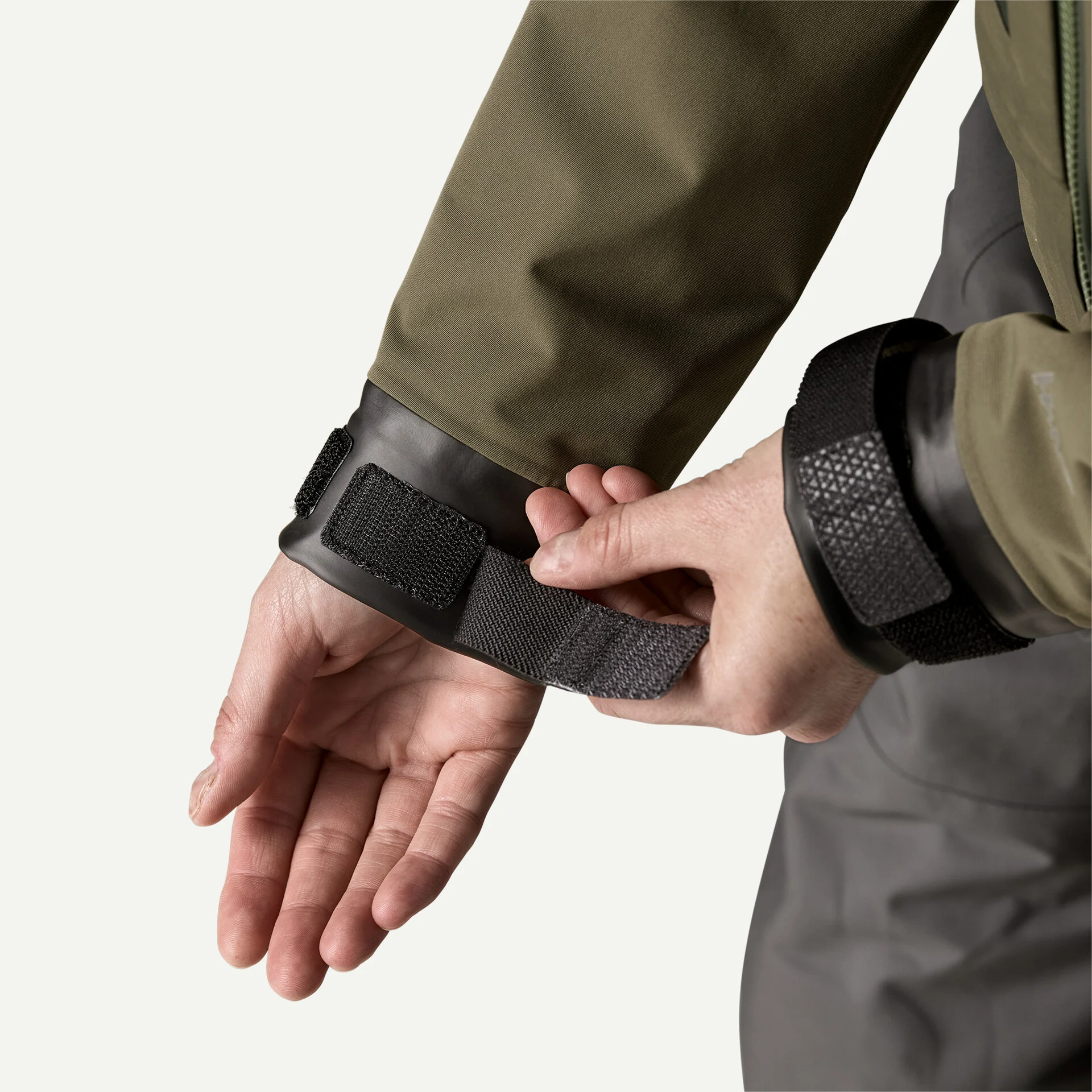Patagonia Women's Swiftcurrent™ Wading Jacket - Image 6