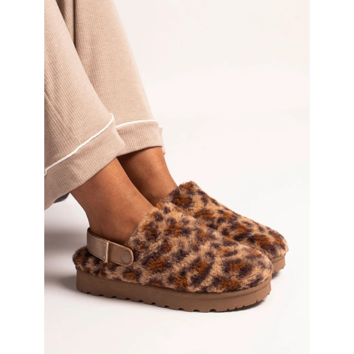 Lunar Naples Ocelot Slipper - Image 3